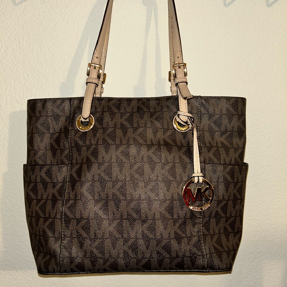🧨MK Tote Includes dust bag